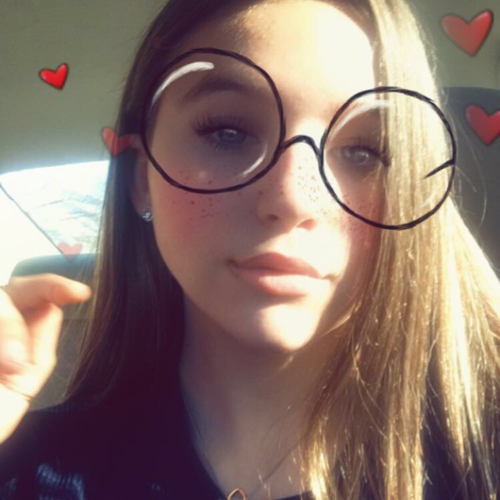 Meet your Posher, Alyssa
